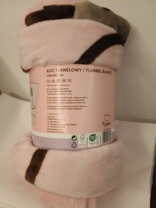 Koc flanelowy rozmiar 130x160 z motywem Pusheen