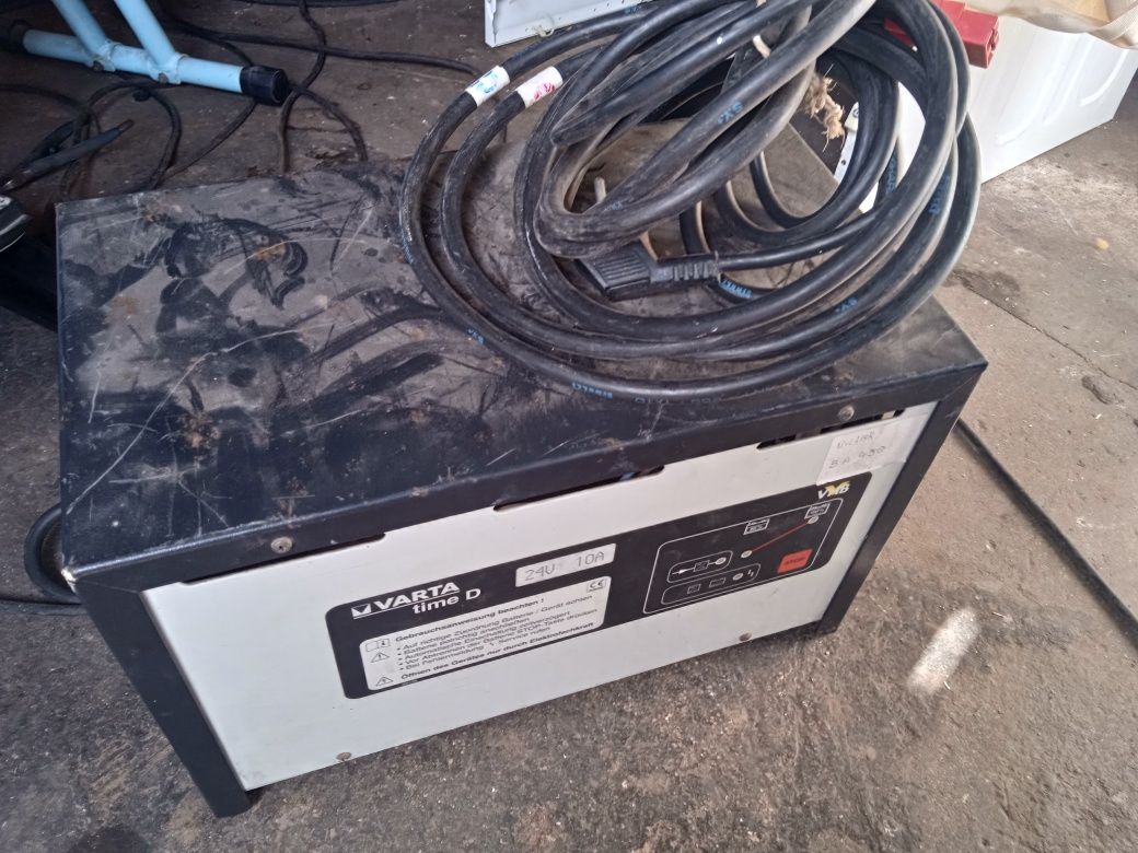 Carregador 24v 10 amp empilhador etc.