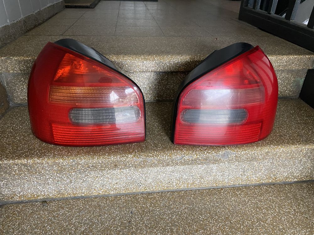 Lampy tył Audi A3 8l komplet cena za  2szt