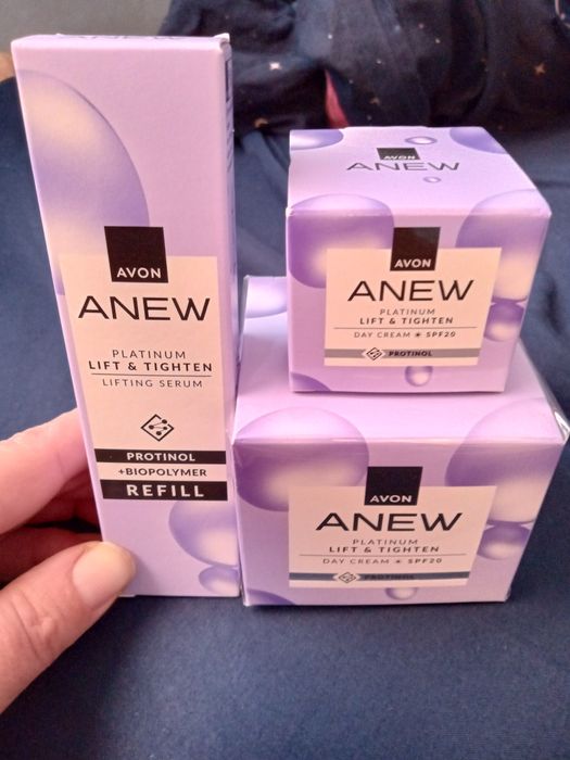 Zestaw kosmetyków Avon Anew