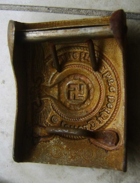 Legitymacja Oficera Waffen SS 1941r + Zardzewiała Klamra SS