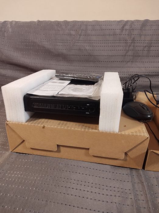 Регистратор домашний SVS SVS-2AHD804 для AHD + IP камер