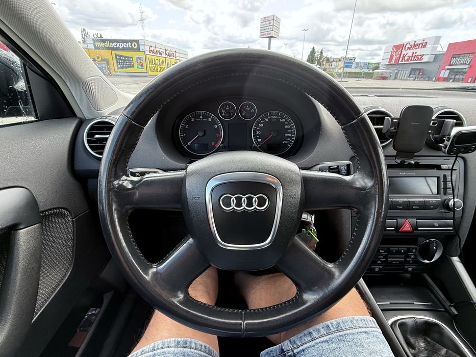 Sprzadam audi A3 8p 1.6mpi 102km