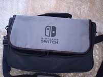 Сумка кейс Nintendo
В гарному стані 
Є відділи для приста