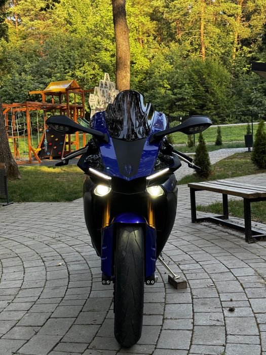 Yamaha YZF-R1 2019 року Akrapovic
