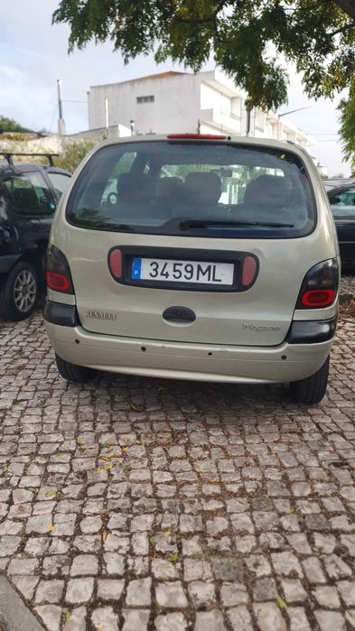 Renault scenic 1.4 8v 750 euros