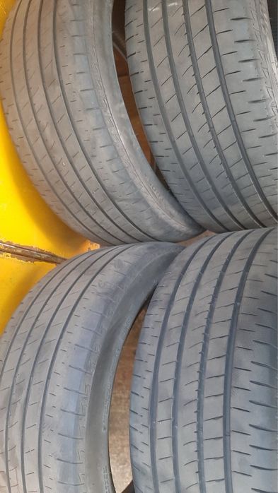Продам резину BRIDGESTONE 235/45 R18