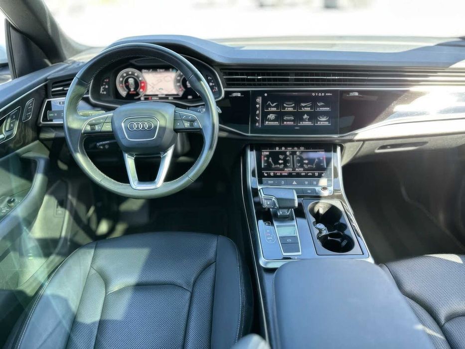 Audi Q8 quattro Premium Plus      2021