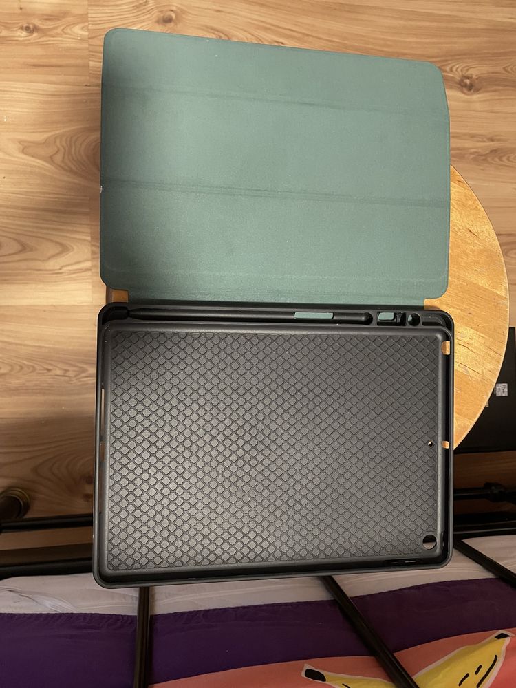 B.Safe Fold Case Dark Green - etui dla iPad 10,2"