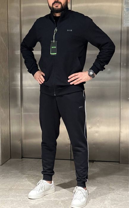 Спортивный костюм мужской Hugo Boss с белой полоской