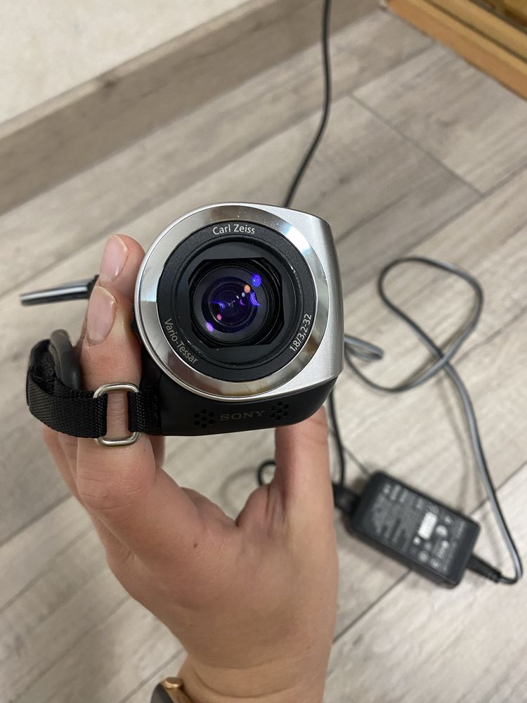 Відеокамера Sony HDR-CX100E