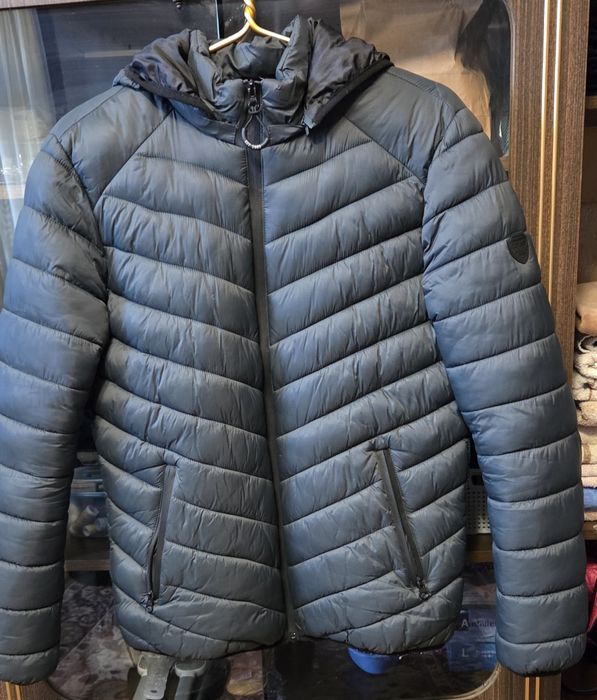 Мужская зимняя курточка L