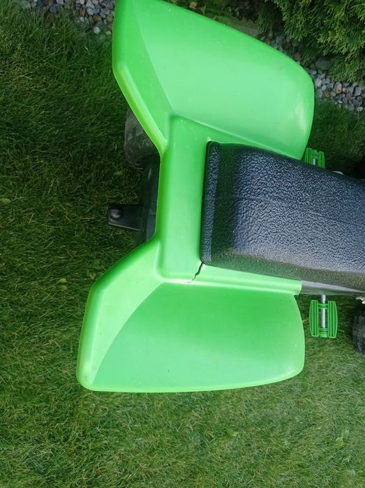 Quad na pedały, jeździk samochodzik