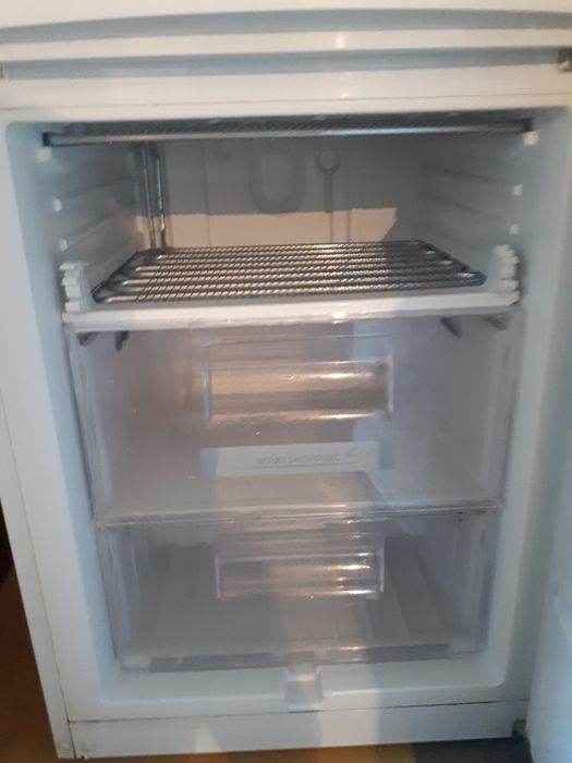 Холодильник Indesit