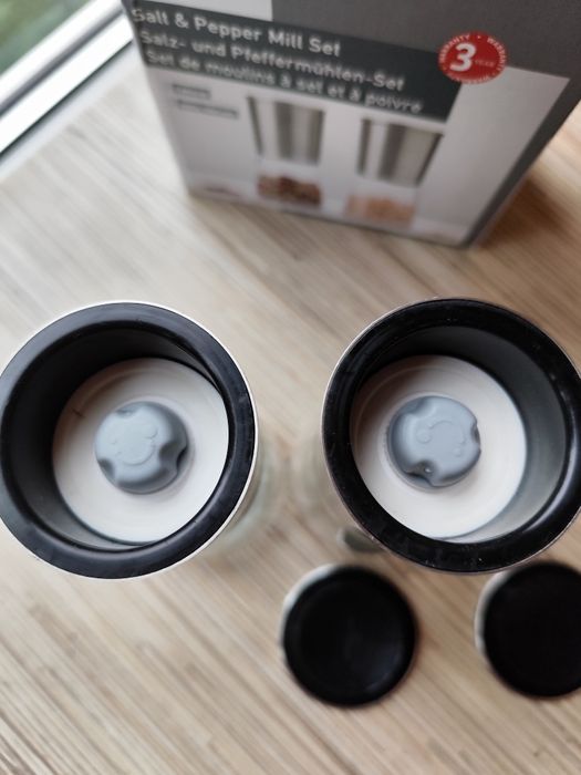 2 Мельницы (млин) для соли,перца, специй.