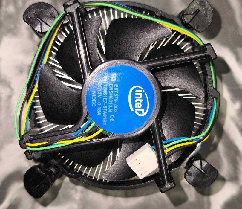 Chłodzenie CPU Intel dla procesorów Core i3/i5/i7 wentylator