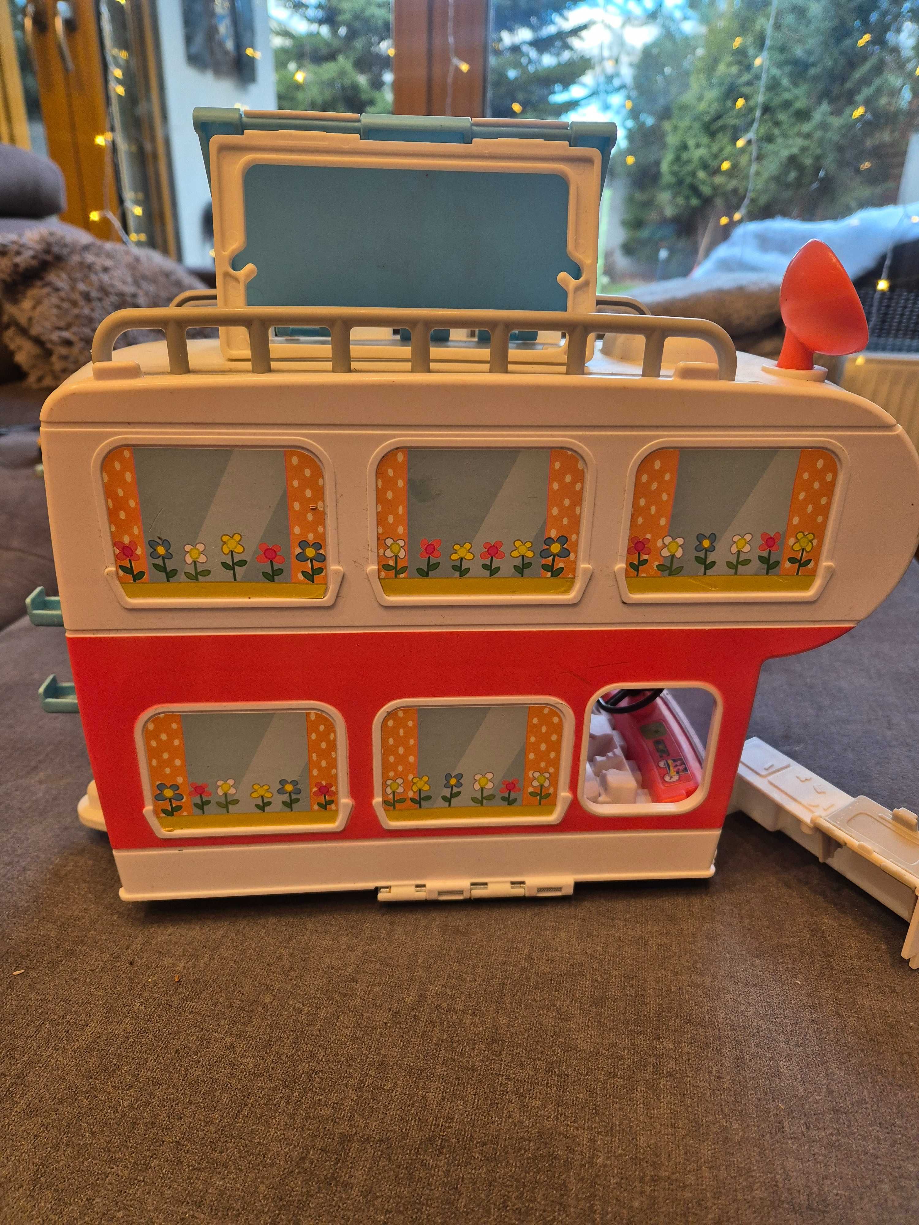 Hasbro kamper świnka peppa