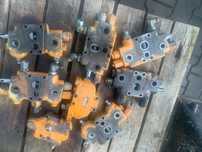 1340863C3 Rozdzielacz hydrauliczny, sekcja CASE 580 SK. Super