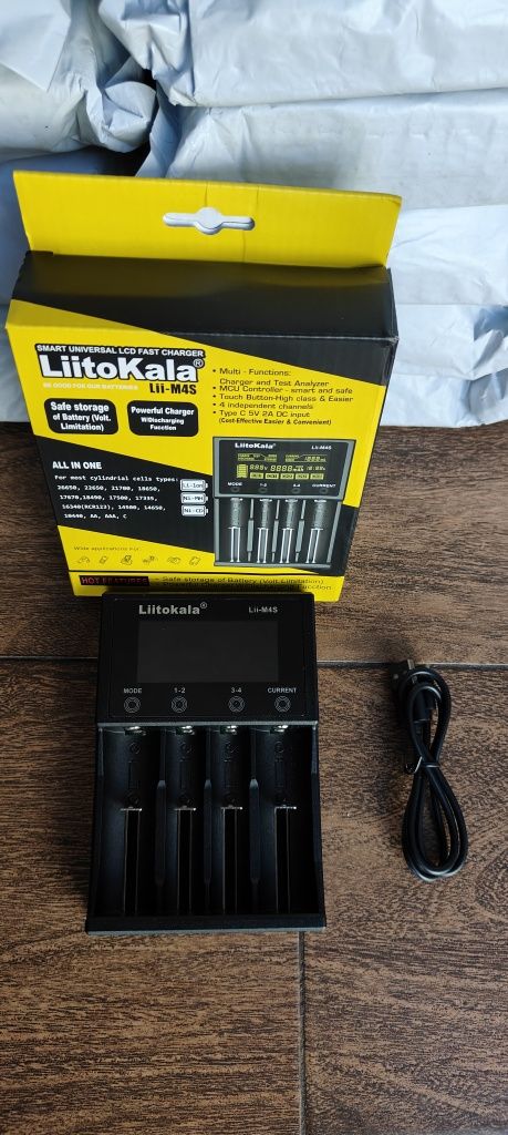 Зарядное устройство LiitoKala Lii-M4S оригинал, +блок зарядки.