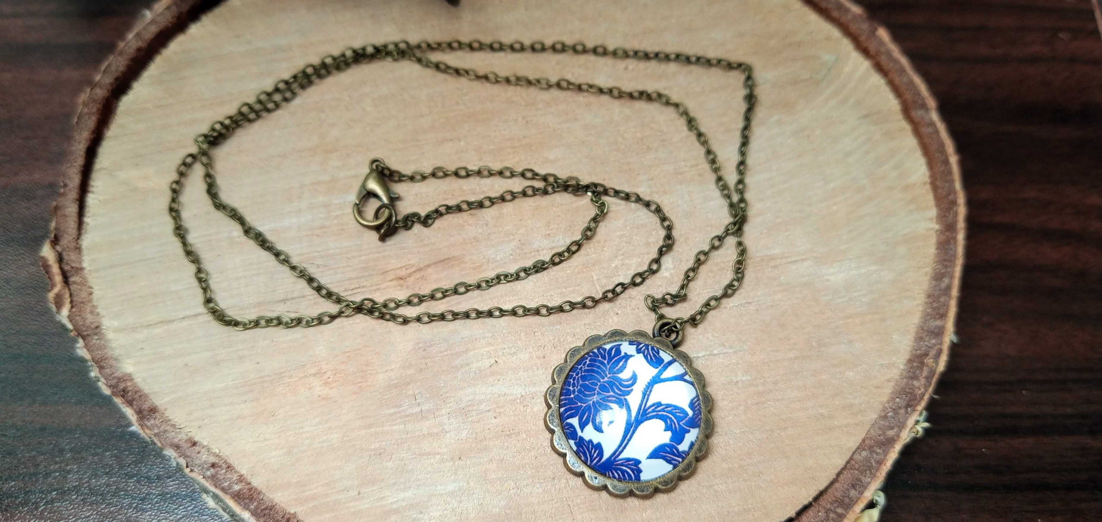 Wisiorek niebieski medalion retro kwiaty prezent dla niej handmade