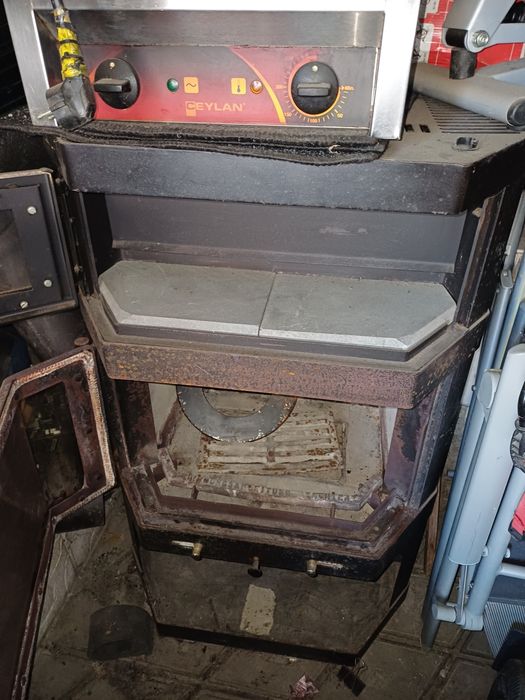 Чугунный камин.Буржуйка