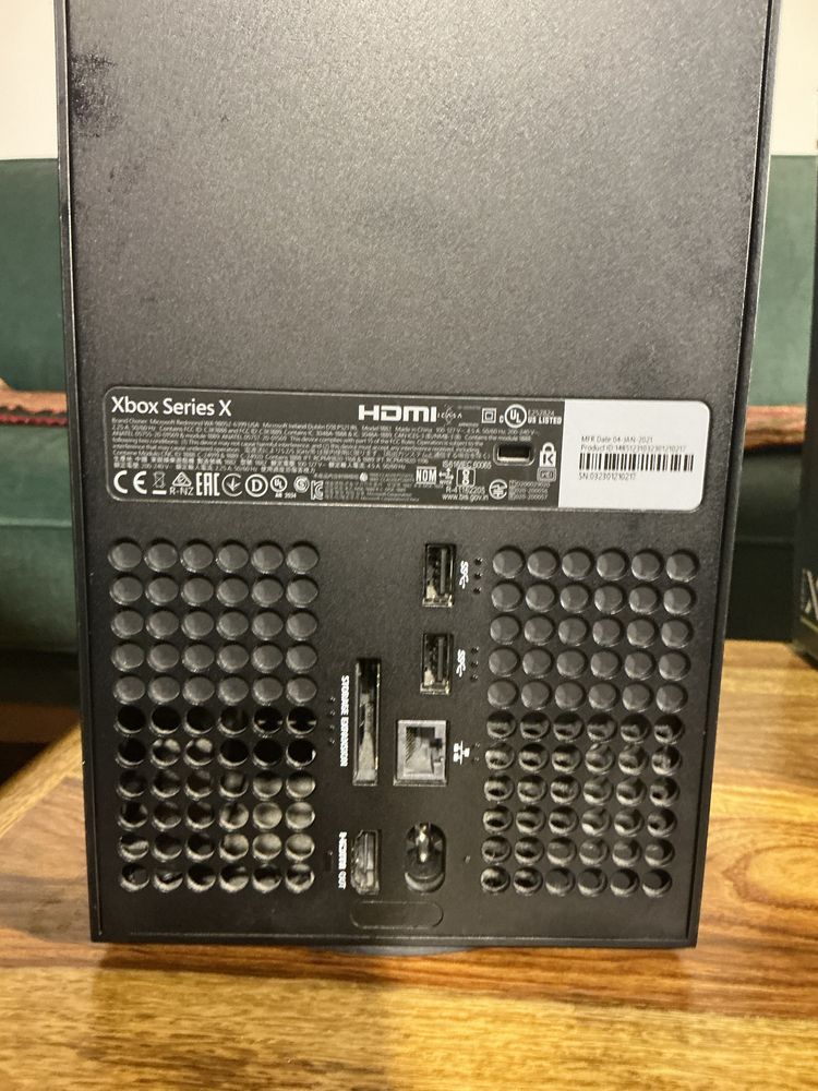 Xbox X Series 1TB z napędem + Pad
