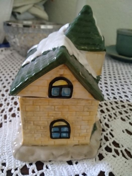 Продам Старинный коллекционный фарфор статуэтка антиквар ретро домик ш