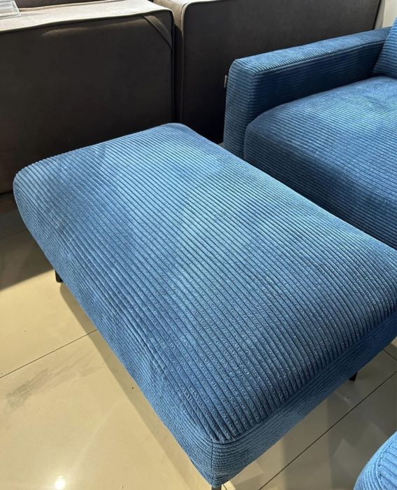 Кутовий нерозкладний диван,синій,з пуфом