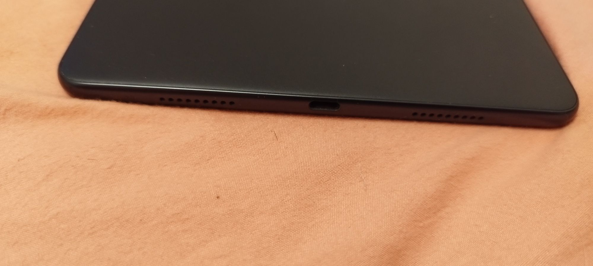 Tablet Lenovo BAH3-LO9