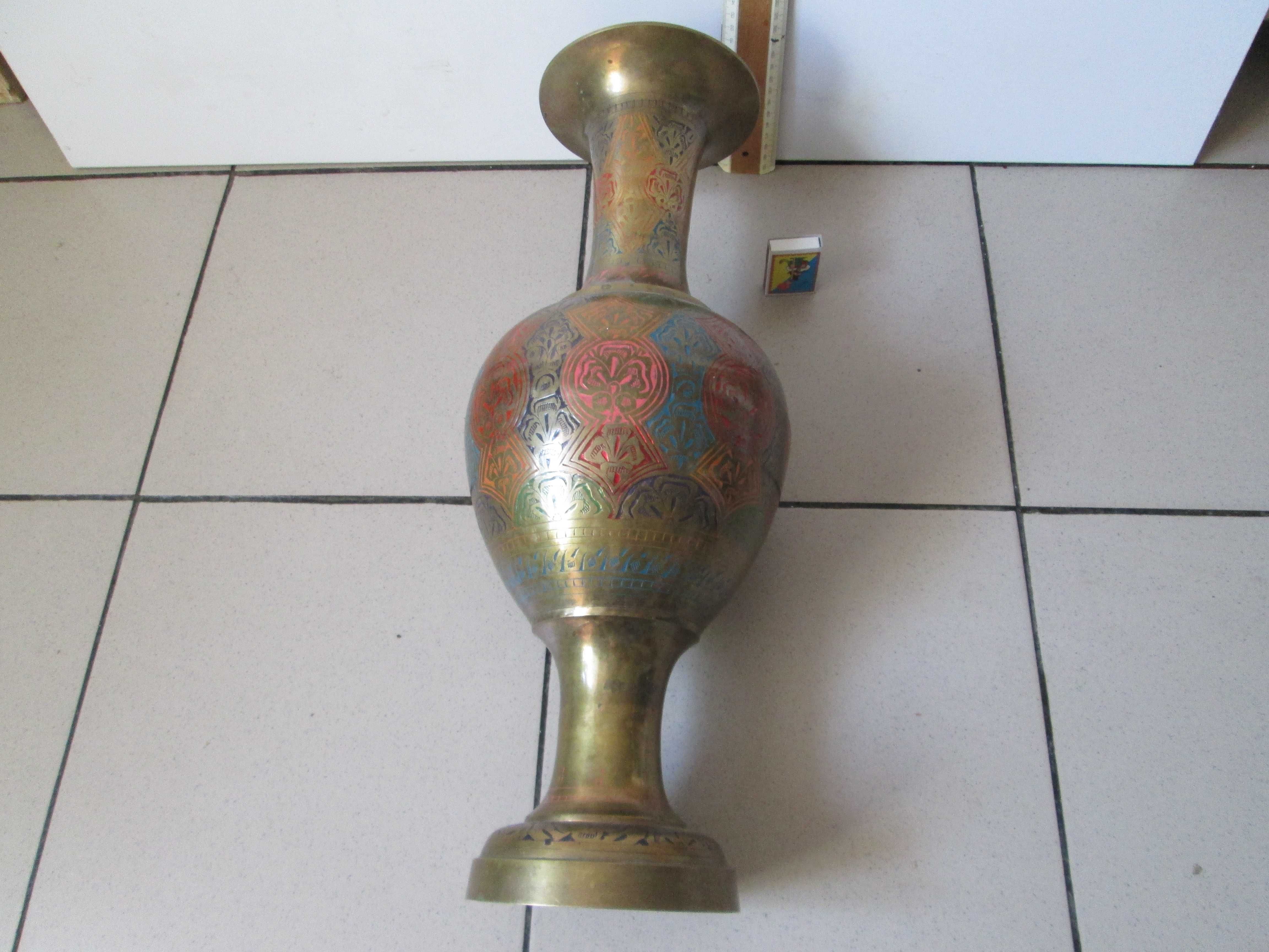 бронзовая ваза производство Индия высотой 50 см