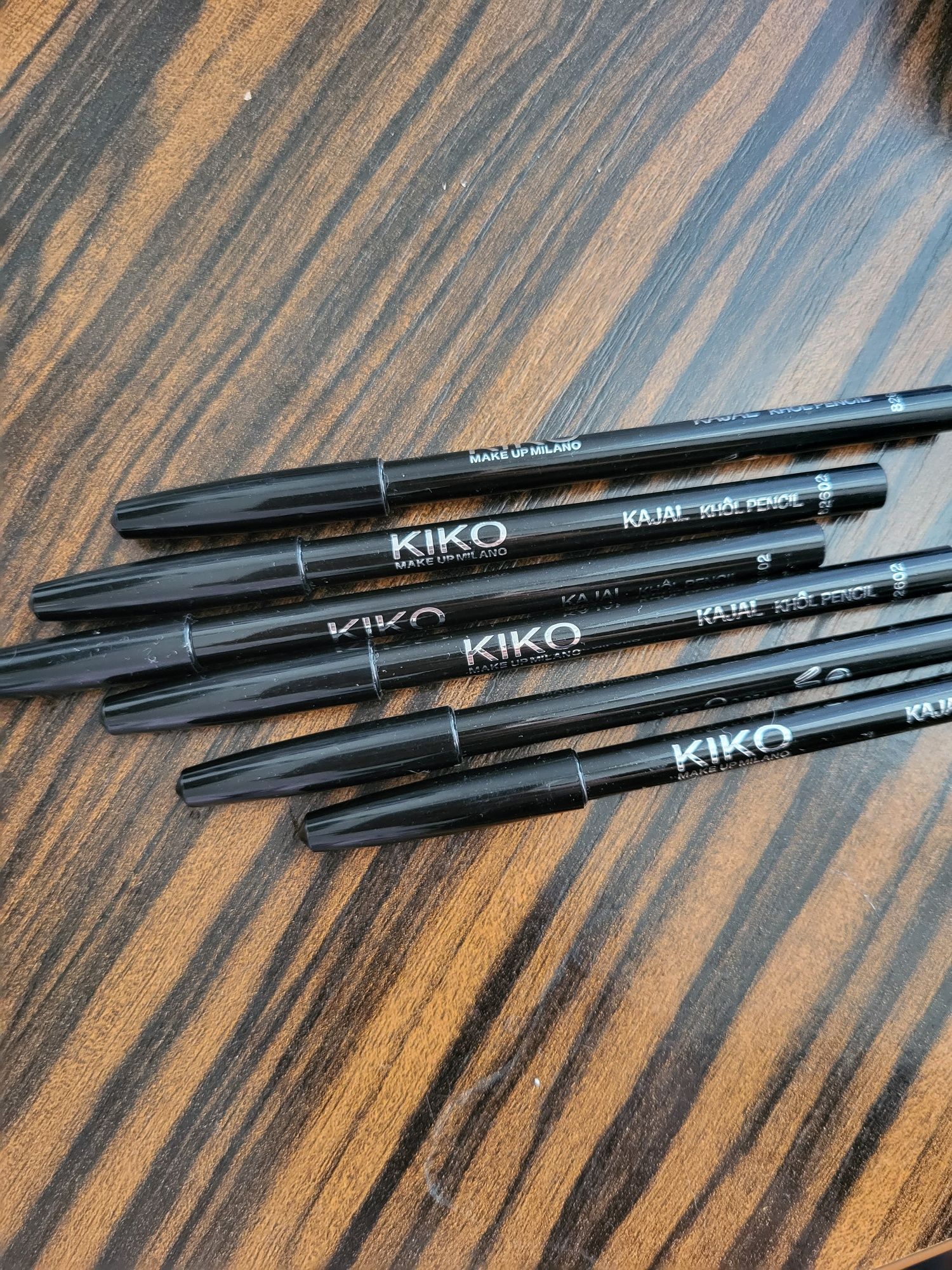 Чорний Олівець для очей від Kiko