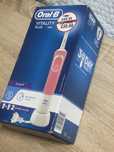 Обертова електрична зубна щітка Oral B
