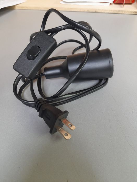 Светильник спереключателем,с евро вилкой