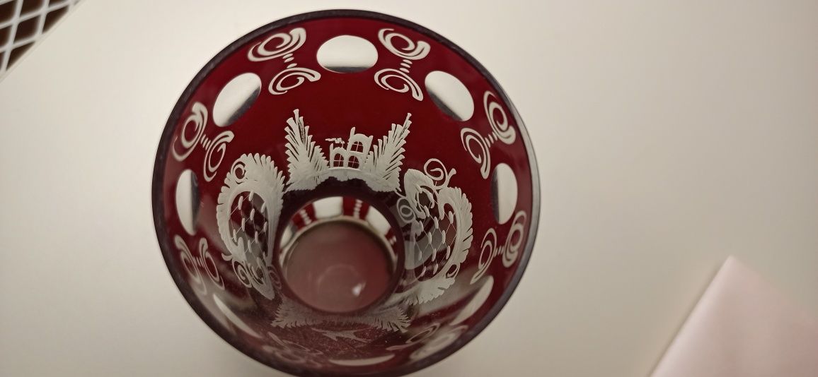 Wazon Edgermann Ruby Glass, szlif szkła, motywy myśliwskie, szlif socz