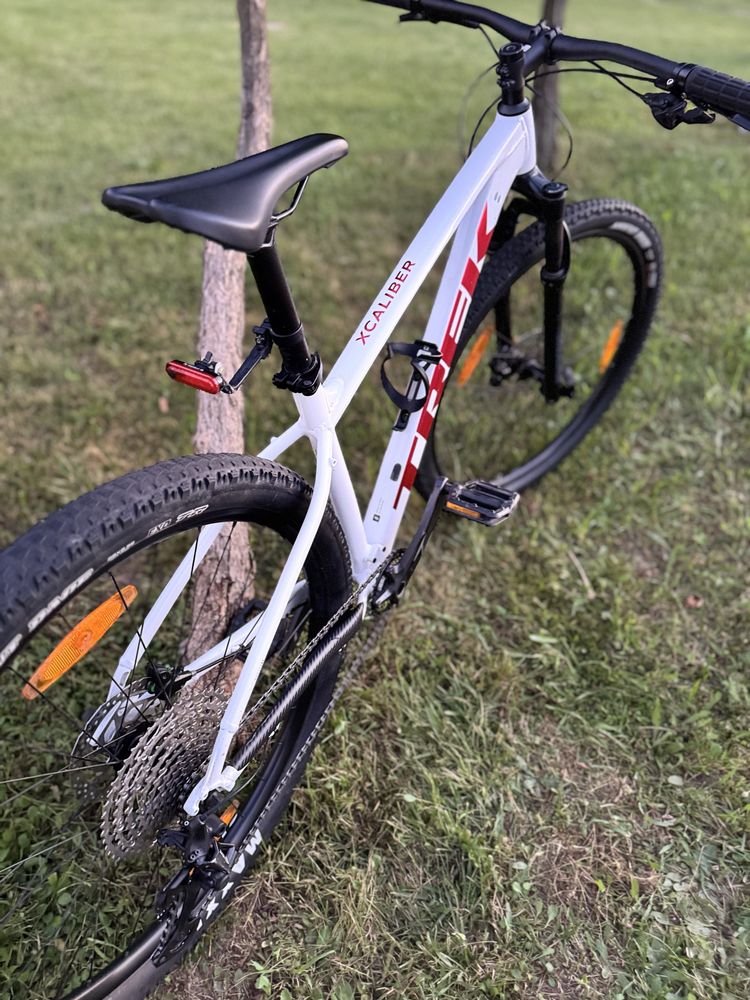 Trek x caliber 8 white crystal 2022r