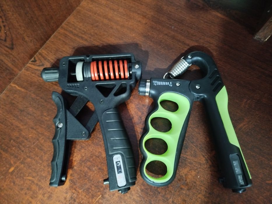 Кистьові еспандери з регулюванням