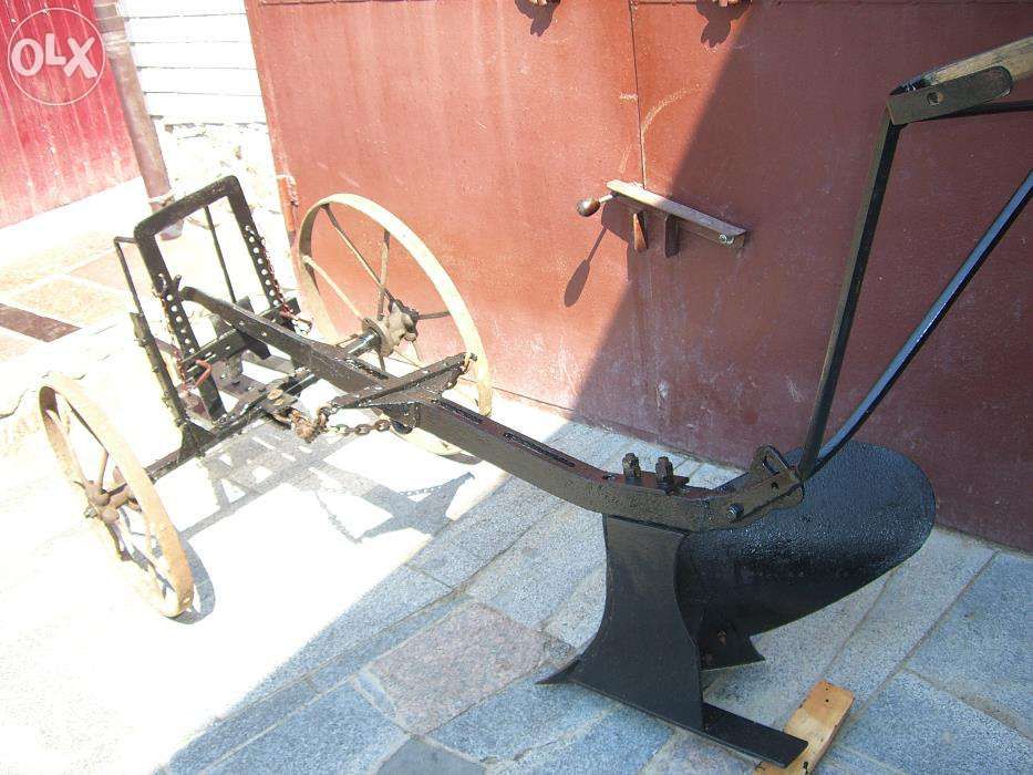 Продам робочий старовинний кінний плуг.