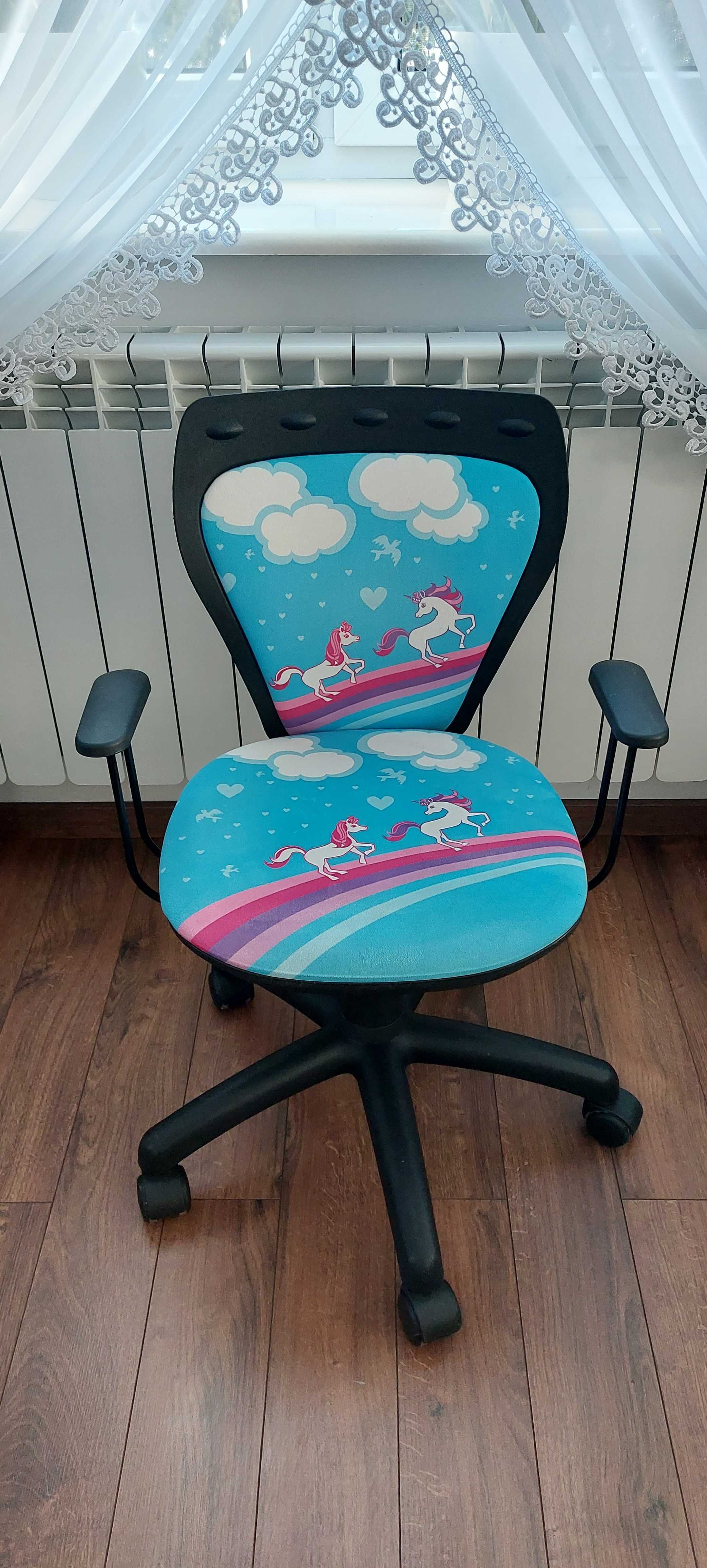 Fotel krzesło dziecinny do biurka
