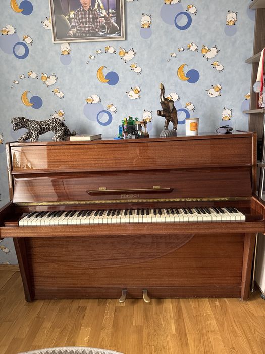 Фортепіано Ronisch
