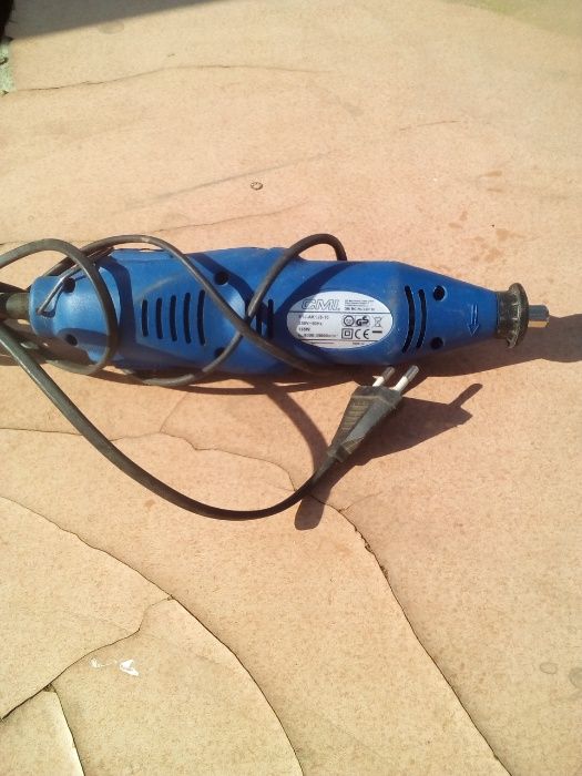 Lampy z żarnikami i czujnikami ruchu