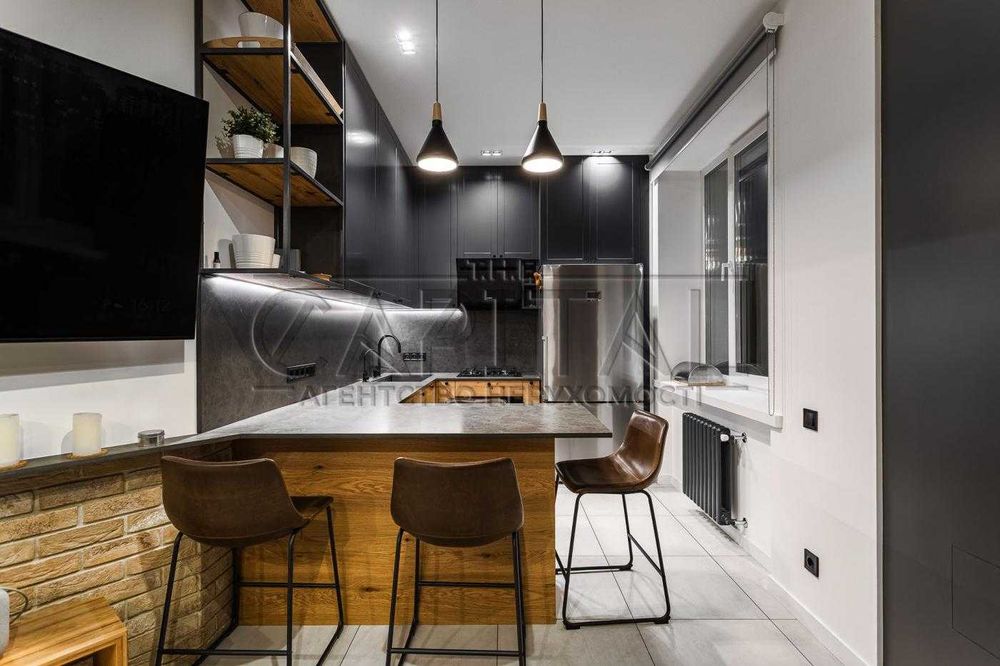 Продаж сучасна квартира 4-кімнати  вул. Лаврська 6 3 СПАЛЬНІ ЦЕНТР