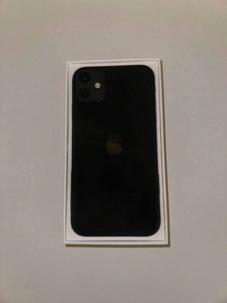 iPhone 11 на 64 ГБ