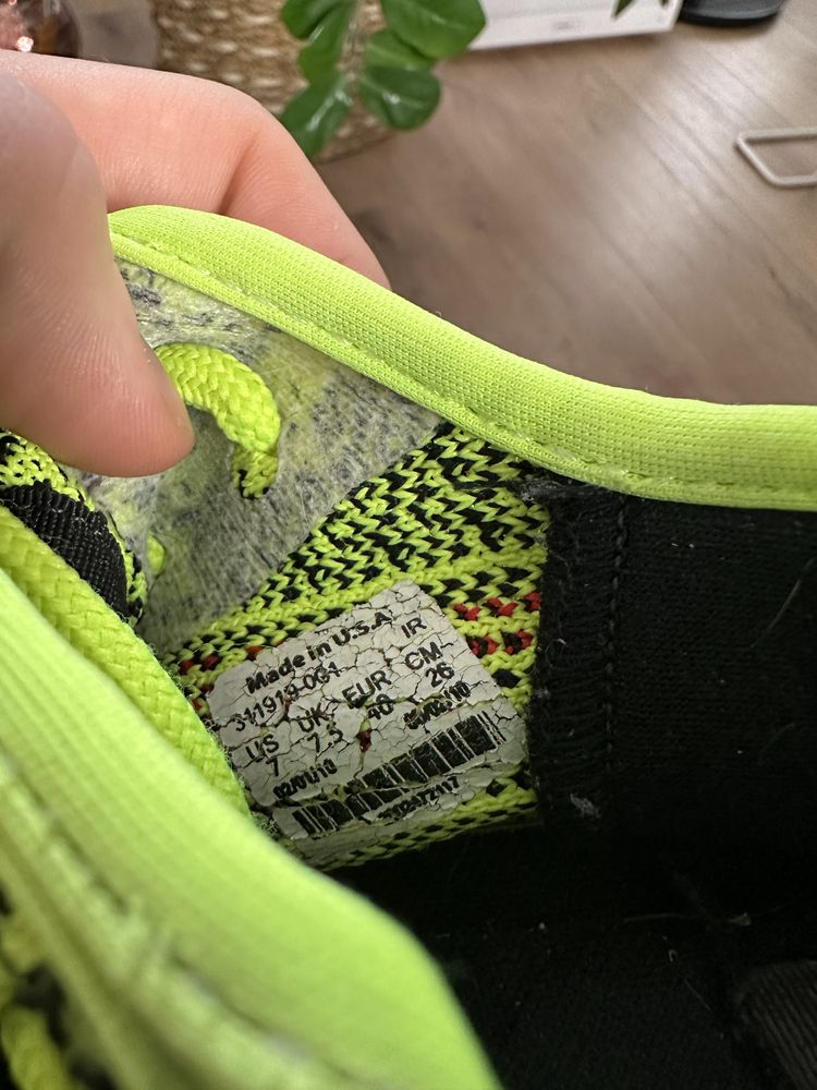 Yeezy Boost 350 V2 „Semi-Frozen Yellow