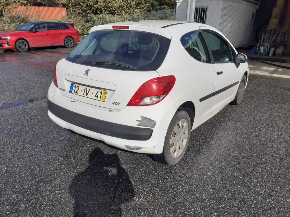 Peugeot 207 de 2010 com motor 1.4 a gasolina