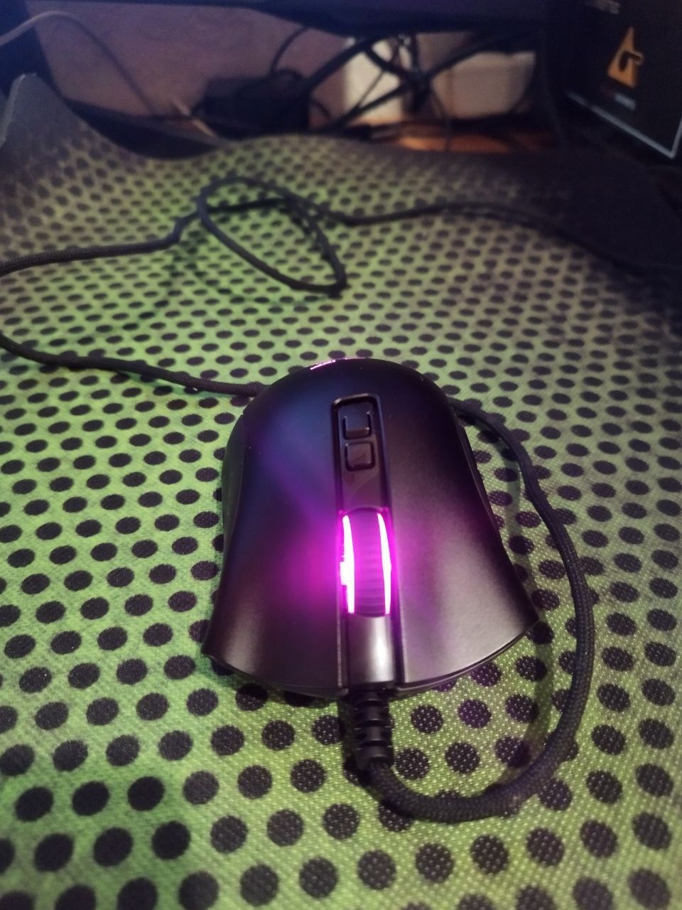 Продам игровую мышь Razer  deathadder v2+ коврик