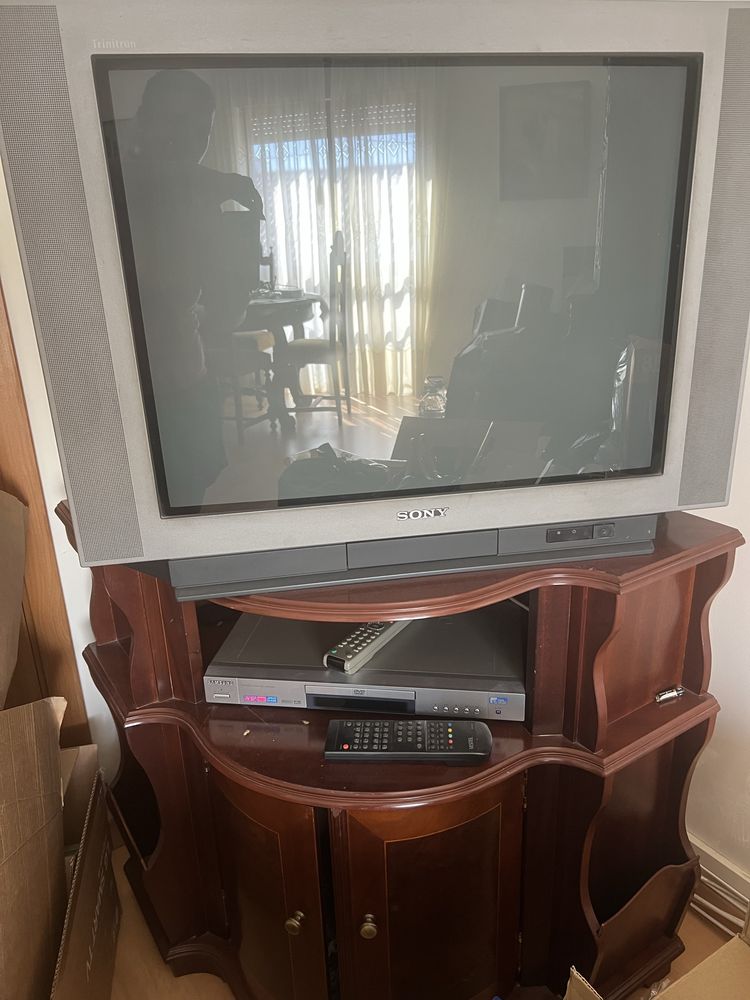 Móvel de TV com arrumação