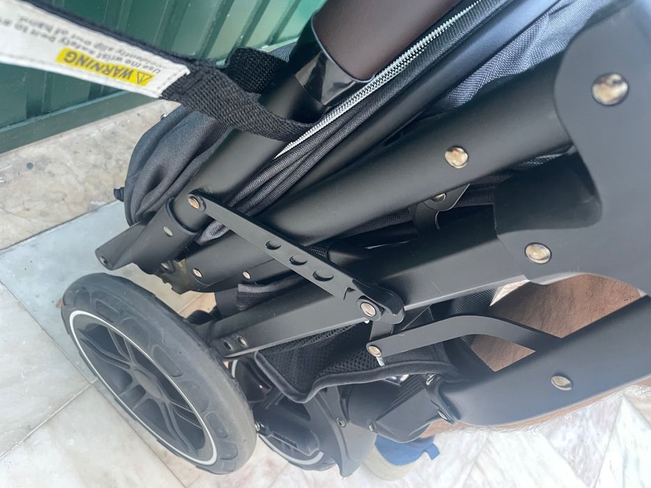 Carrinho bébé até 22kg marca yazoko