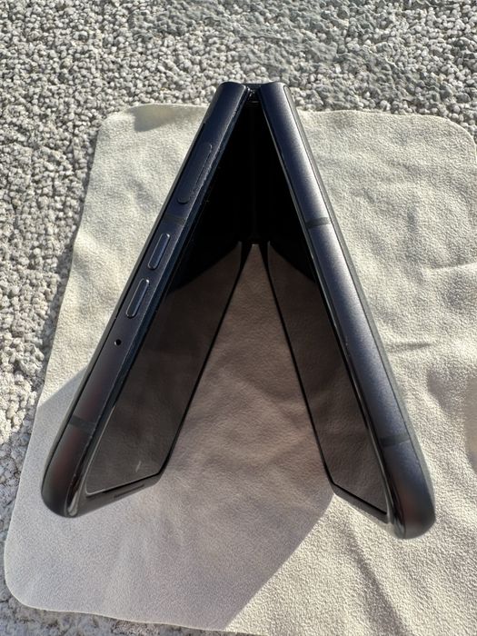 Moto Razr 2024 8/256