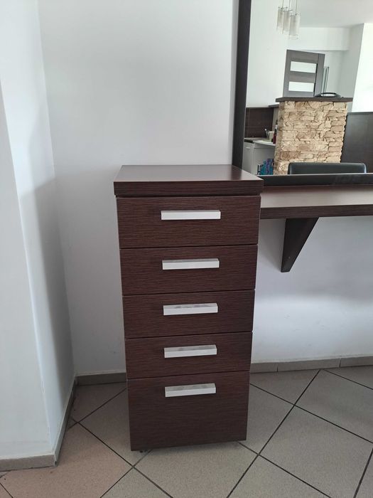 Sprzedam szafke fryzjerska/kosmetyczna