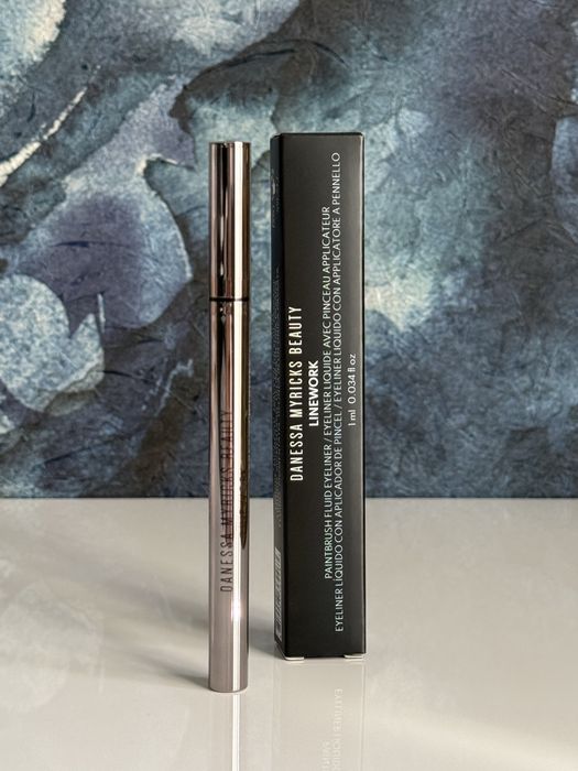 Nowy eyeliner Danessa Myricks Linework Onyx w pisaku